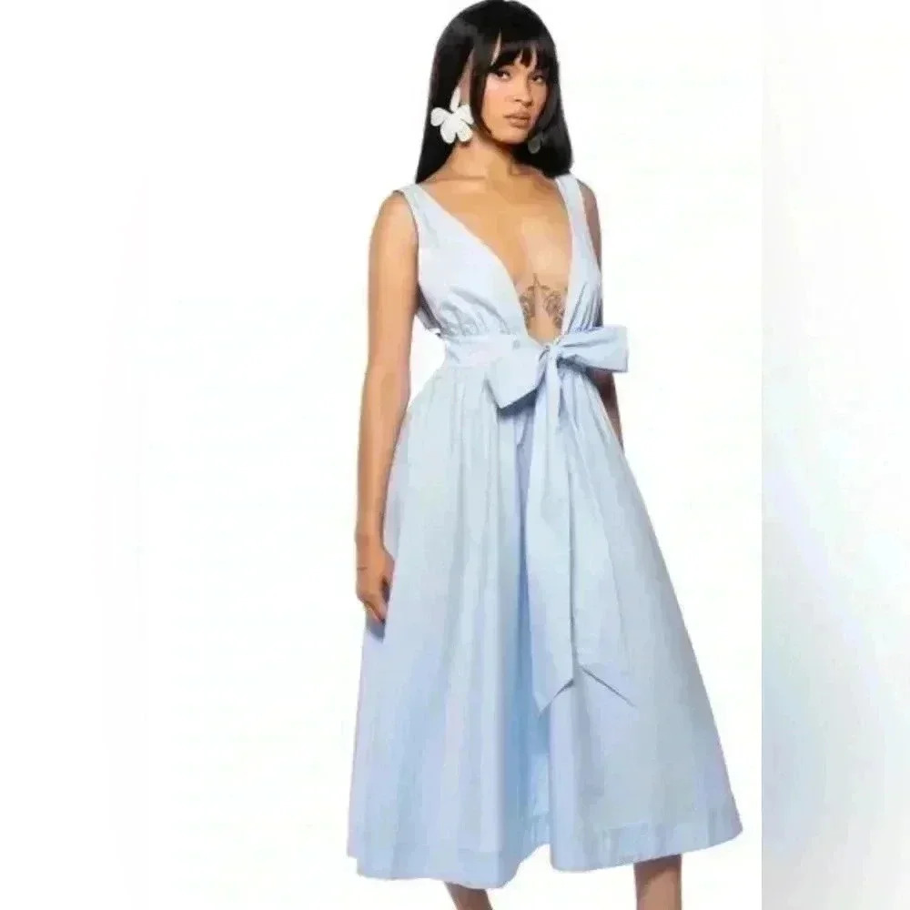 Mable women’s Tie Front Midi Dress Blue size Small features a plunging neckline